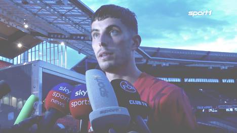Nach seinem Debüt für den FC Arsenal stellt sich Kai Havertz den Fragen der Journalisten. Er spricht über seine neue Rolle bei den Gunners und reagiert unmissverständlich nach einer Frage bezüglich eines möglichen Wechsels von Harry Kane.