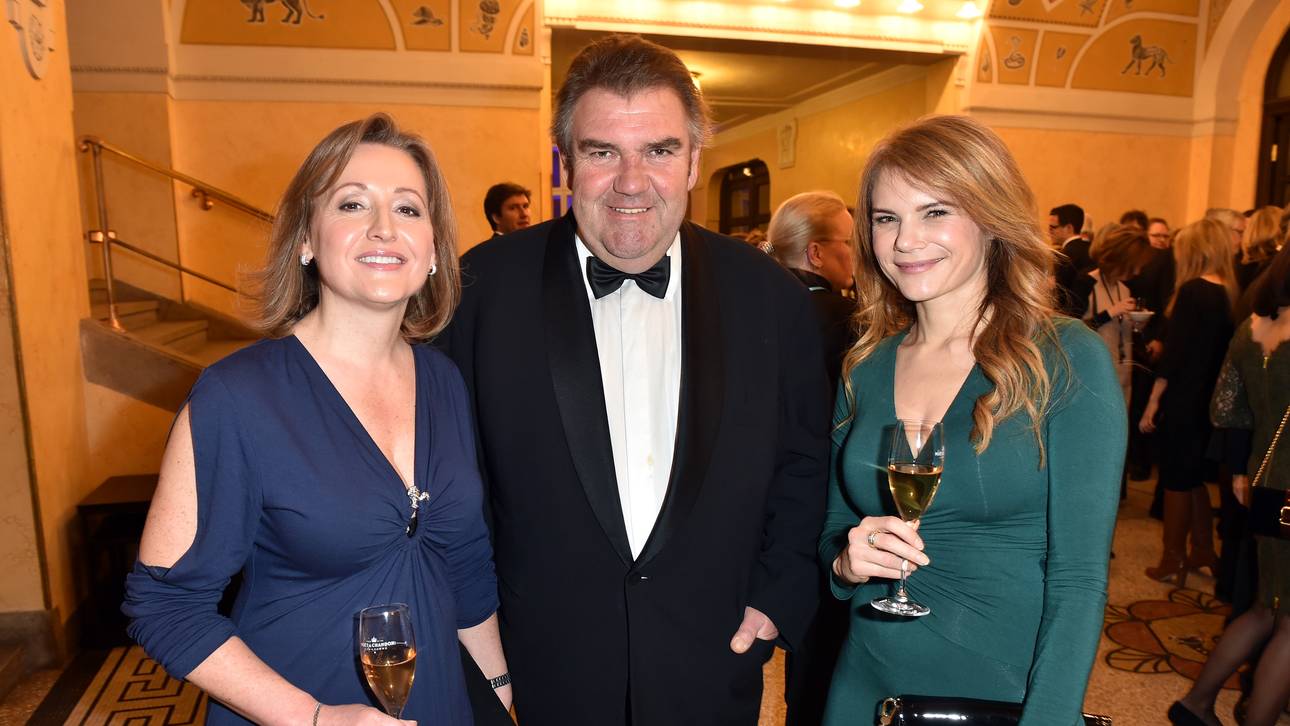 Senta Auth (l.) mit ihren früheren Co-Stars Peter Rappenglück und Silke Popp beim Bayerischen Filmpreis 2017