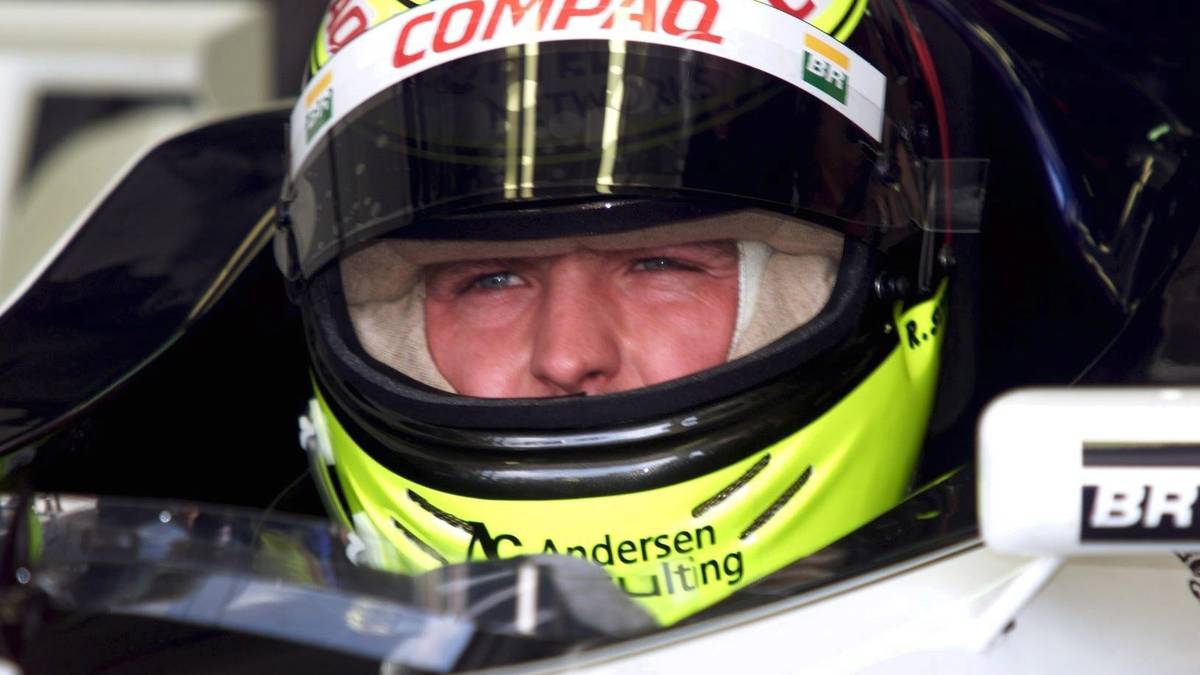 Gerade rechtzeitig schließt sich das Williams-Team 2000 mit BMW zusammen. Nach Platz drei in der Konstrukteurs-Weltmeisterschaft sollen in den folgenden Jahren wieder Titel her. Auf Ralf Schumacher und Juan Pablo Montoya liegen große Hoffnungen