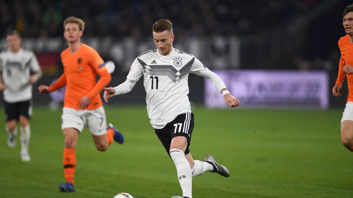 "Kicker": 2:2 nach 2:0! Van Dijk schockt DFB-Team. Die deutsche Nationalmannschaft hat ein verkorkstes Länderspiel-Jahr mit einem 2:2 gegen die Niederlande beschlossen. Am Montagabend verspielte die DFB-Elf in Gelsenkirchen ein 2:0 und musste sich nach zwei späten Gegentoren mit einem Remis begnügen."