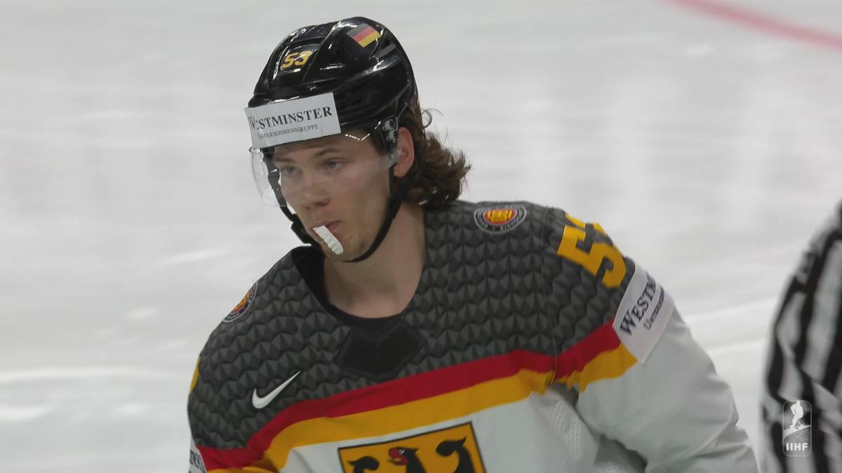 Die Schweiz gleicht im Viertelfinale bei der Eishockey-WM gegen Deutschland aus. DEB-Star Moritz Seider zweifelt das Gegentor allerdings an.