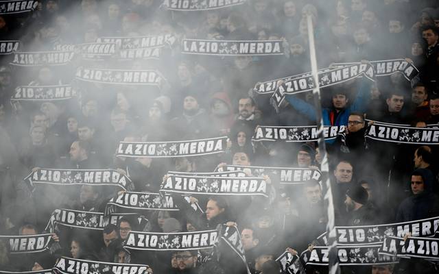 Uefa Bestraft Eintracht Frankfurt Mit Geldstrafe Und Zuschauerausschluss