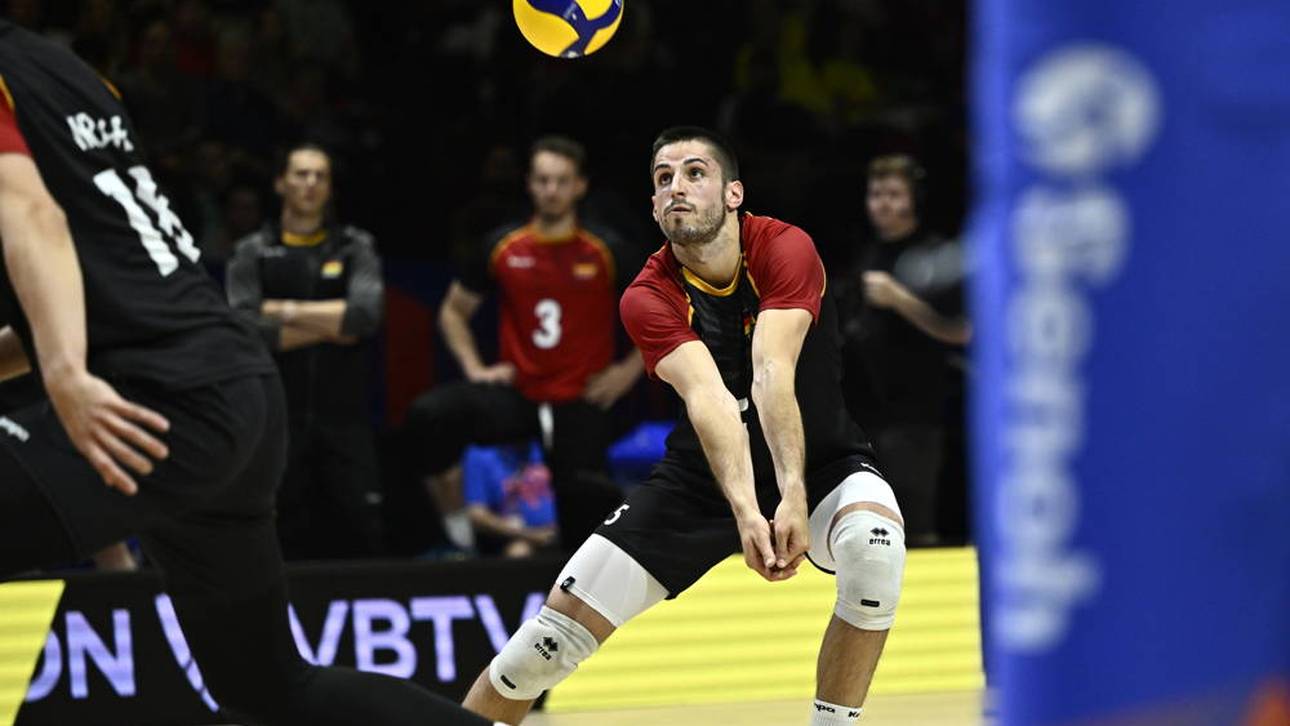 Volleyballer feiern ersehnten Sieg