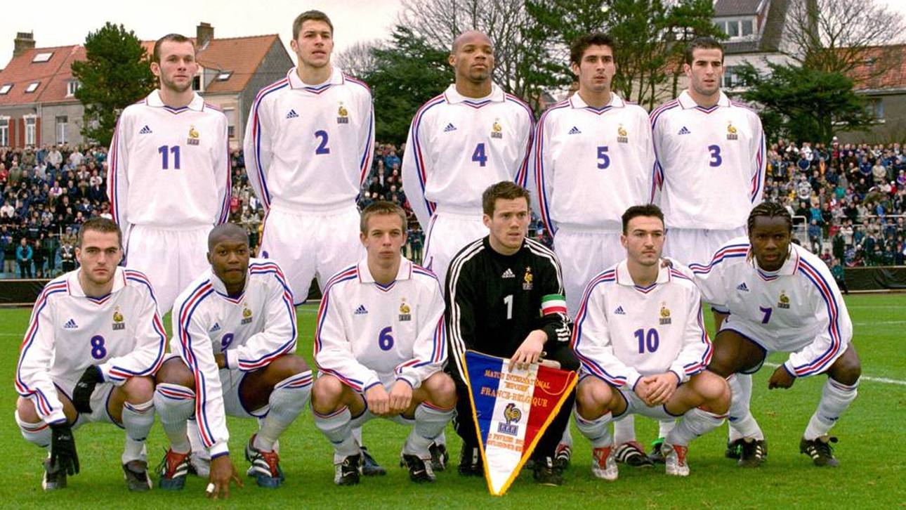 Matthieu Delpierre (hinten, 2.v.l.) lief 15-mal für Frankreichs U21-Nationalmannschaft auf, u.a. neben dem späteren Topstar Djibril Cissé (vorne, 2.v.l.)