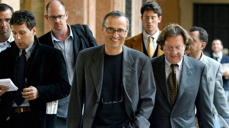 Michele Ferrari (mitte) stand bereits 2004 in Bologna vor Gericht