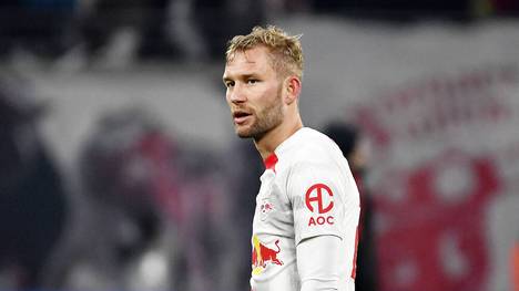 Der Wechsel von Konrad Laimer ist nach Informationen des kickers fix. Der Noch-Leipziger habe demnach einen Vertrag ab dem Sommer unterschrieben und kommt ablösefrei von RB. 