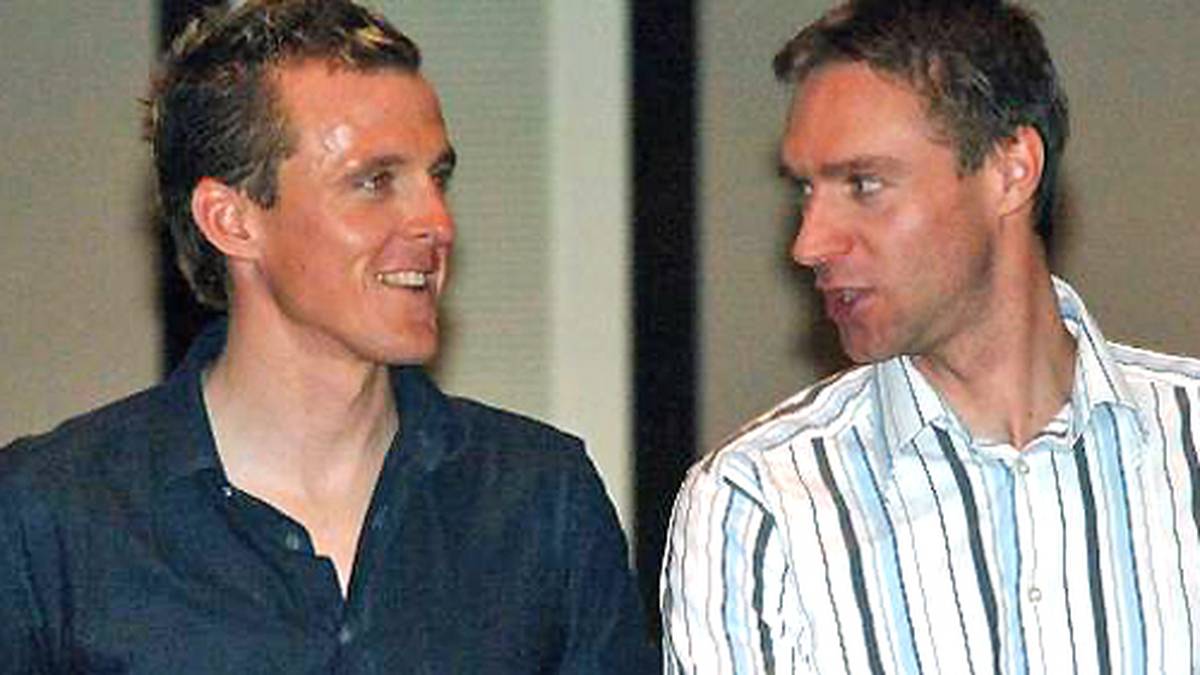 Jaksche erzählt außerdem von einer persönlichen Unterhaltung mit Voigt bei der Tour 1998. Dabei soll ihn Voigt gefragt haben: "Was macht ihr denn mit eurem Zeugs, verbuddelt ihr?s? Wir haben überlegt, es zu verbuddeln."