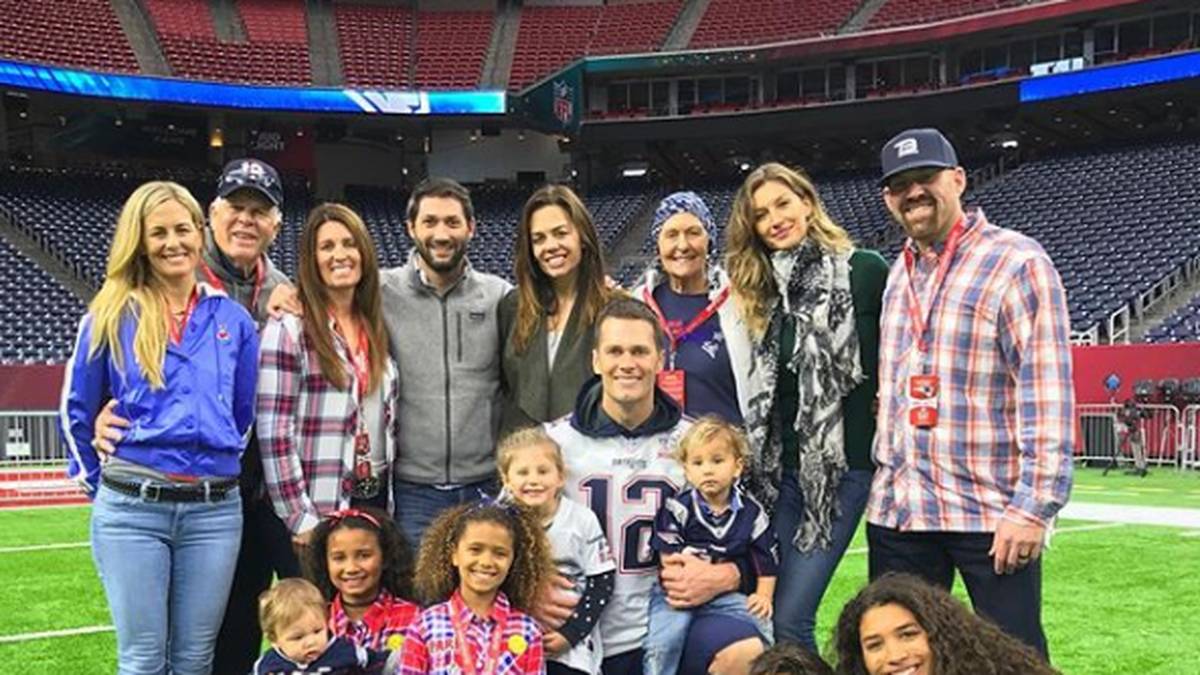 Auch mit seinen Schwestern und deren Familien pflegt der Quarterback ein gutes Verhältnis