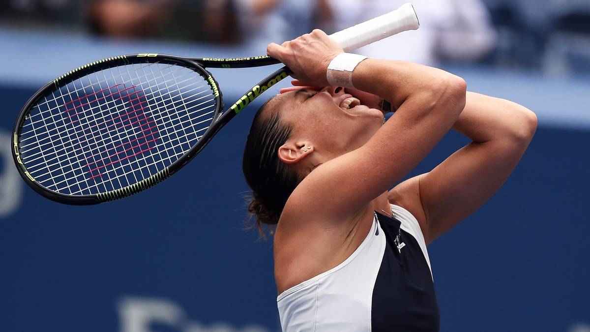 Gegen Pennetta ist aber kein Kraut gewachsen. Mit Freudentränen in den Augen bejubelt sie ihren ersten Einzug in ein Einzel-Grand-Slam-Finale