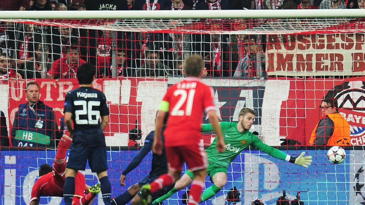 2013/14: Im April 2014 kam es im Champions-League-Viertelfinale zum Duell mit Manchester United. Das Hinspiel im Old Trafford endete 1:1, Schweinsteiger erzielte den Treffer für die Münchner