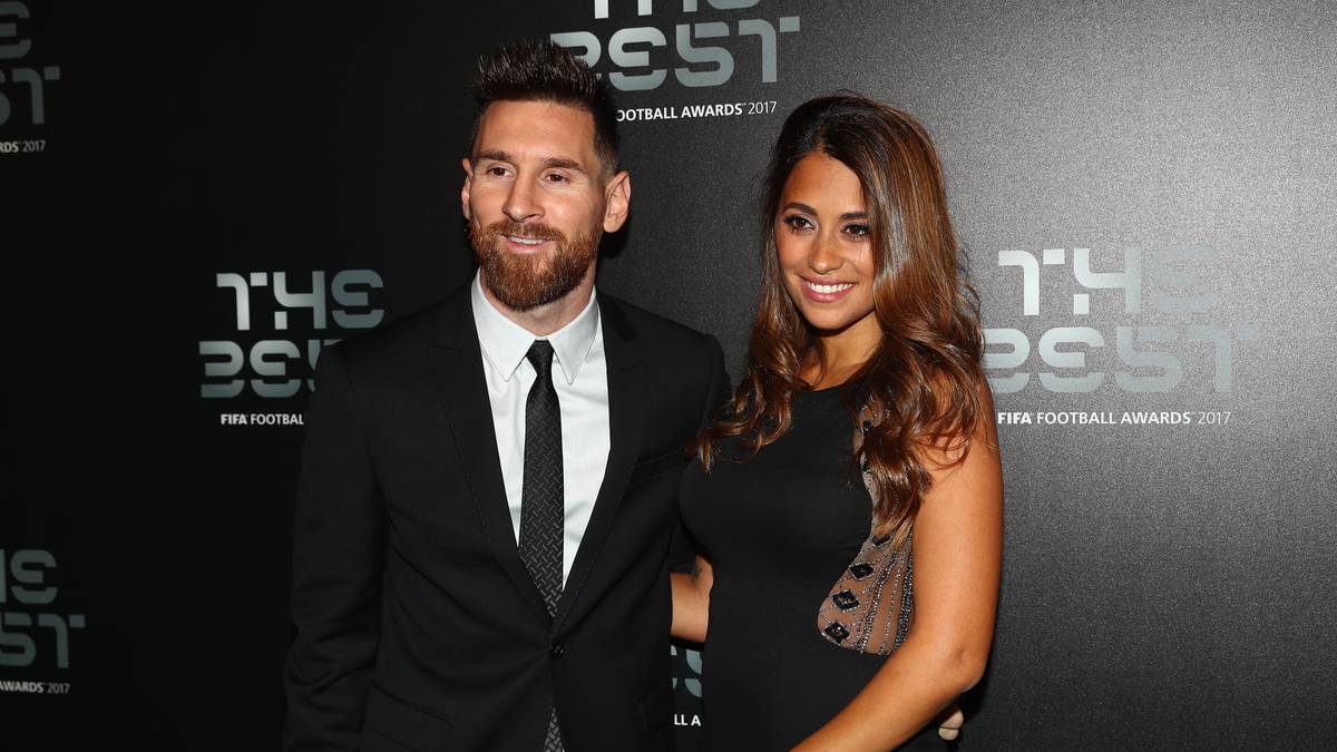Die FIFA gibt in London ihren Weltfußballer des Jahres 2017 bekannt. Dabei sind nicht nur die Kandidaten wie Lionel Messi vor Ort. Auch einige Ex-Spieler, Trainer-Legenden und Hollywood-Stars lassen sich das Spektakel nicht entgehen. SPORT1 zeigt die besten Bilder der Gala