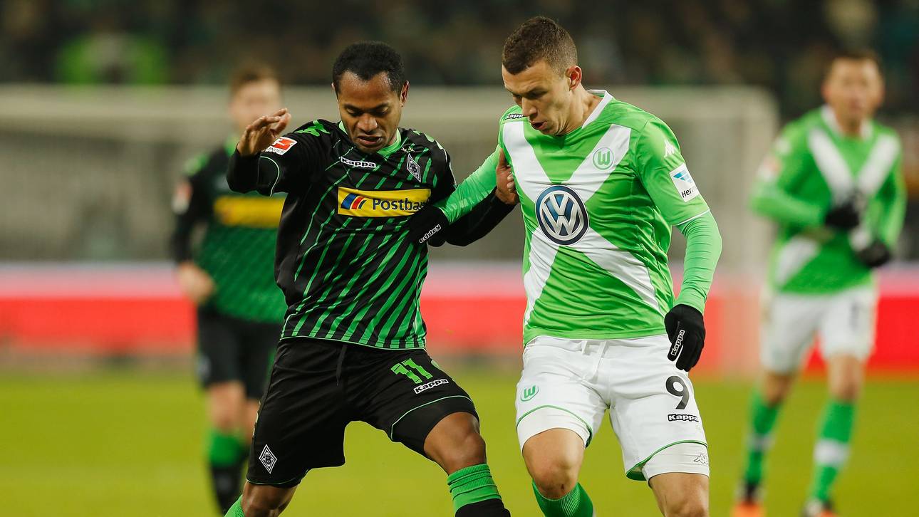 VfL Wolfsburg v Borussia Moenchengladbach - Bundesliga