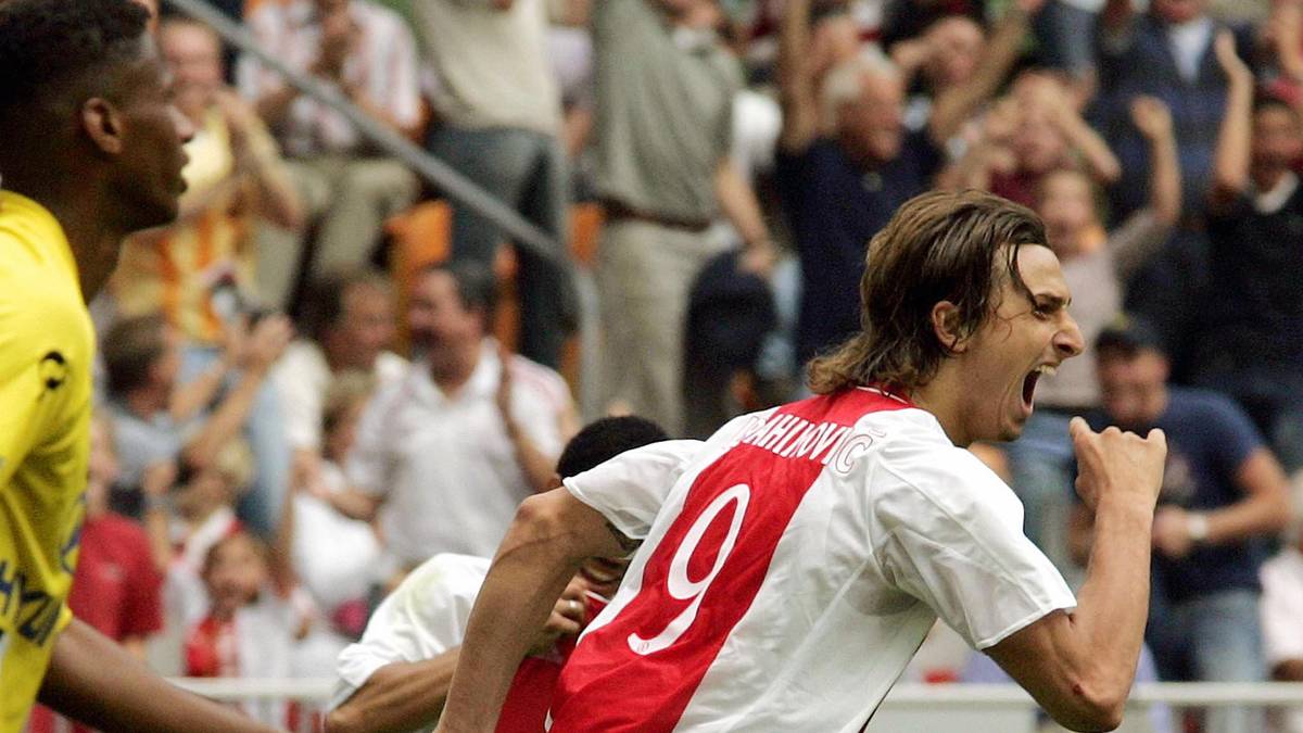 Sein erster Verein im Ausland ist Ajax Amsterdam. 2001 wechselt er vom schwedischen Erstligisten Malmö FF zu den Niederländern. Gleich in seinem ersten Jahr holt er den Meistertitel. Im Jahr darauf wird er mit Ajax Zweiter