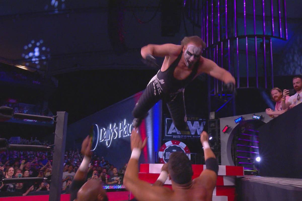 Flug-Attacke mit 62! Legende Sting begeistert