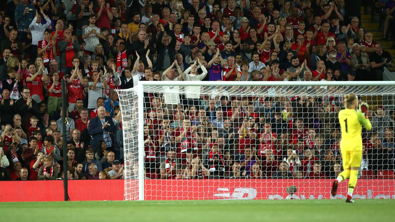 Liverpool-Fans feiern Karius