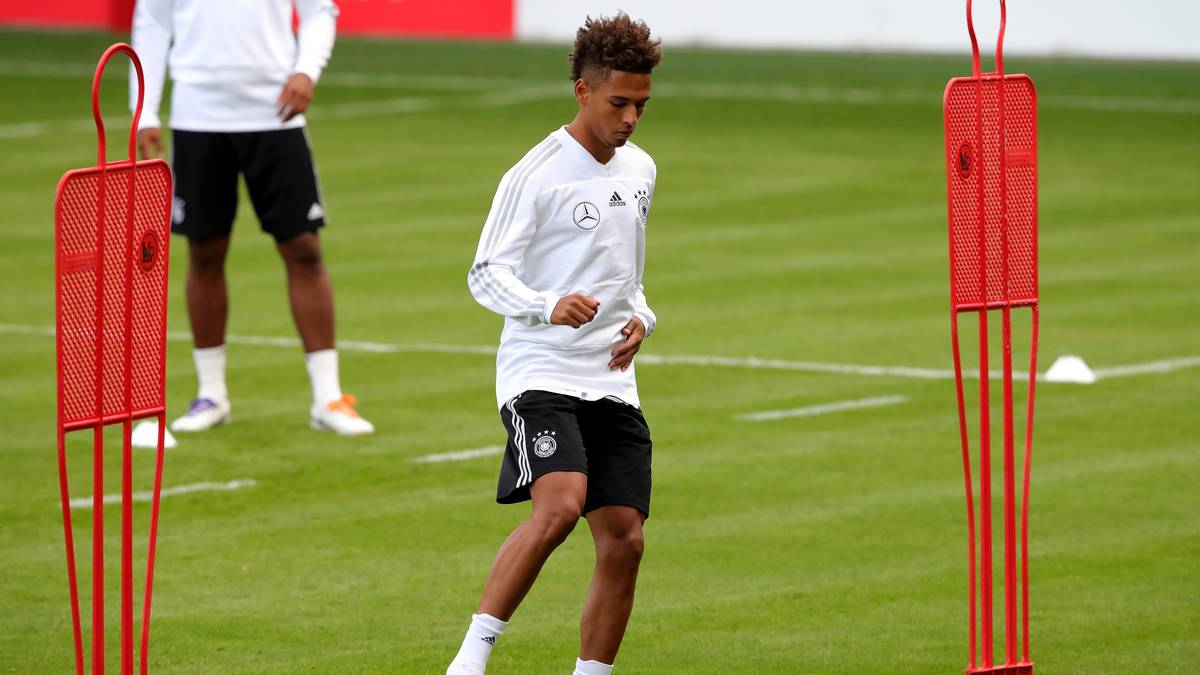 AUF FORMSUCHE - THILO KEHRER: Wechselte für 37 Millionen Euro von Schalke zu PSG - und verschuldete beim Liga-Debüt gleich einen Elfmeter. Beim 4:2 am Wochenende in Nimes wurde er nach gut einer Stunde eingewechselt und fiel nicht weiter auf. Soll beim DFB den Konkurrenzkampf auf der Rechtsverteidigerposition erhöhen