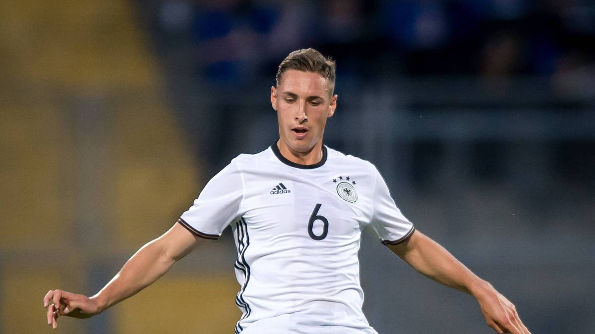 DOMINIK KOHR (ab 102. Minute): Der Noch-Augsburger kam in der Verlängerung für den entkräfteten Haberer. Führte sich beim Turnier-Debüt mit einer starken Grätsche ein, danach nicht mehr nennenswert in Erscheinung getreten - Keine Bewertung