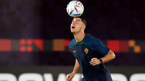 Das neuste Gerücht um Cristiano Ronaldo soll ein Mega-Angebot aus Saudi-Arabien sein. Mittlerweile kann sich CR7 einen Wechsel in den Nahen Osten vorstellen. 
