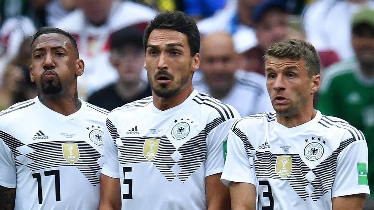 Löw kündigte eine Runderneuerung im DFB-Team an und warf kurzerhand Thomas Müller, Mats Hummels und Jerome Boateng aus der Mannschaft. Sami Khedira hatte schon zuvor seinen Abschied aus der Nationalelf bekannt gegeben