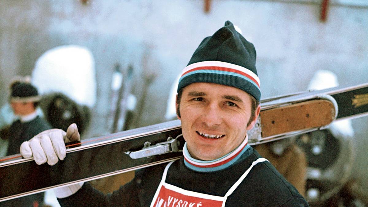 Rang vier in der Liste der engsten Entscheidungen belegt die Tournee 1971. Jiri Raska aus der Tschechoslowakei hat gut lachen: Mit 2,1 Punkten Vorsprung vor Ingolf Mork holt er sich ohne Einzelsieg den Titel. Vor Bischofshofen hatte der Norweger, der drei Springen gewann, noch um 0,2 Zähler die Nase vorne