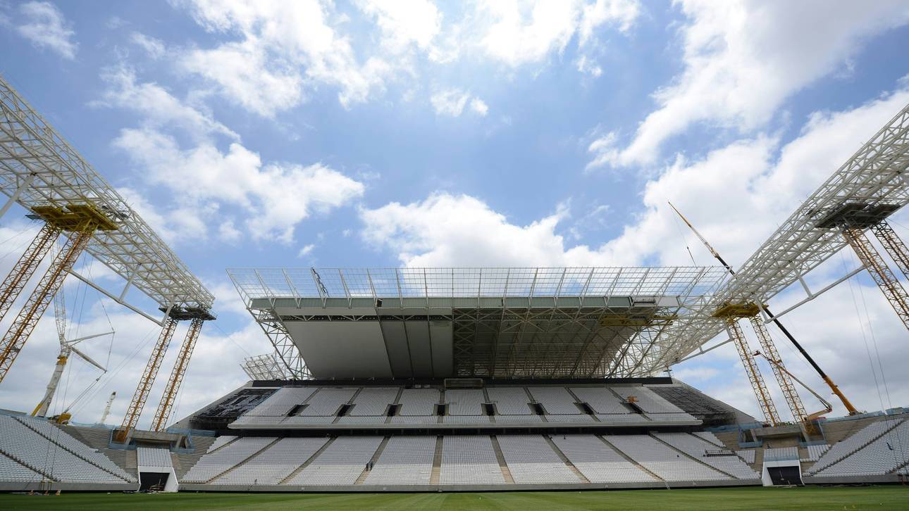 Acht Tote bei Fanbus-Tragödie