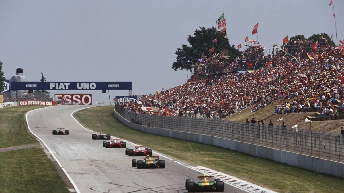 AUTODROMO ENZO E DINO FERRARI IN IMOLA: 1980 bis 2006 stieg in Imola der Große Preis von San Marino. Seitdem ist Schluss. Imola flog aus dem Rennkalender, um die Strecke nach dem letzten Auftreten der Königsklasse zu modernisieren