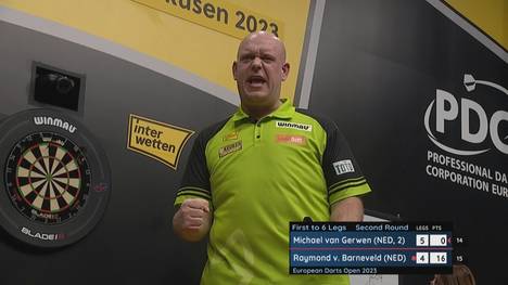 Michael van Gerwen schlägt Raymond von Barneveld bei den European Darts Open mit 6:4 und steht im Achtelfinale.  