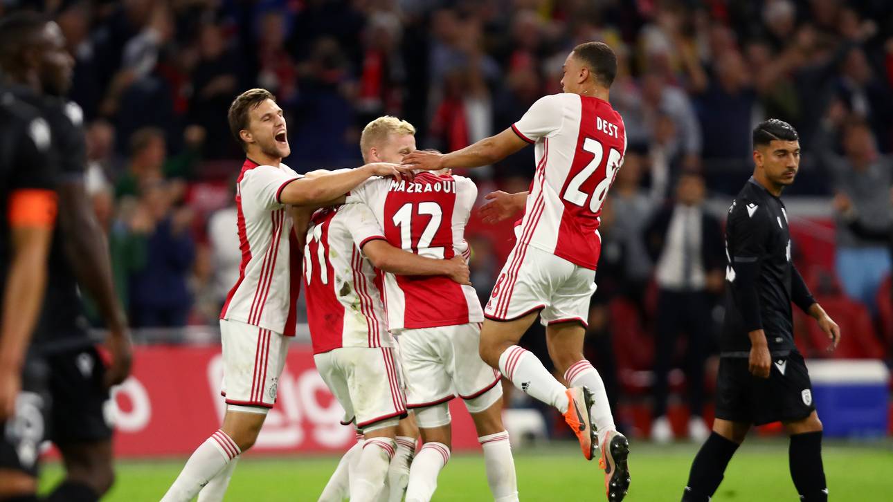 Ajax zieht in die Playoffs ein