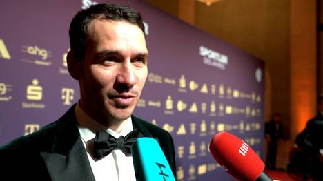 Mit 41 Jahren und ein halbes Jahr nach einer Knie-OP ist Lindsey Vonn zurück in der Weltspitze. Felix Neureuther spricht seine Hochachtung aus.