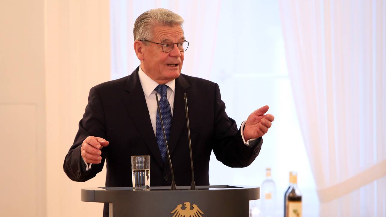 Gauck im Handball-Fieber