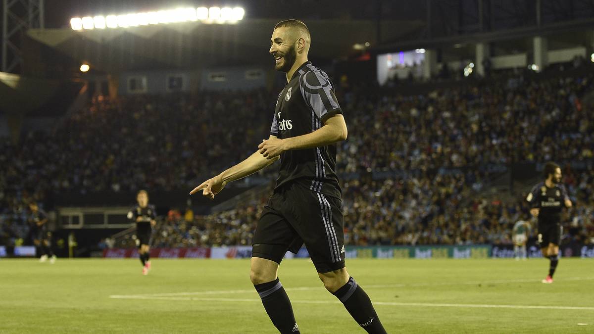 STURM - KARIM BENZEMA: Wie Higuain hat auch der Franzose fünf Champions-League-Buden auf dem Konto. Glänzt zudem immer öfter als Vorbereiter für Cristiano Ronaldo. Schenkt sich im direkten Duell gegen Higuain aber nichts. Endstand: 7:6 für Juventus