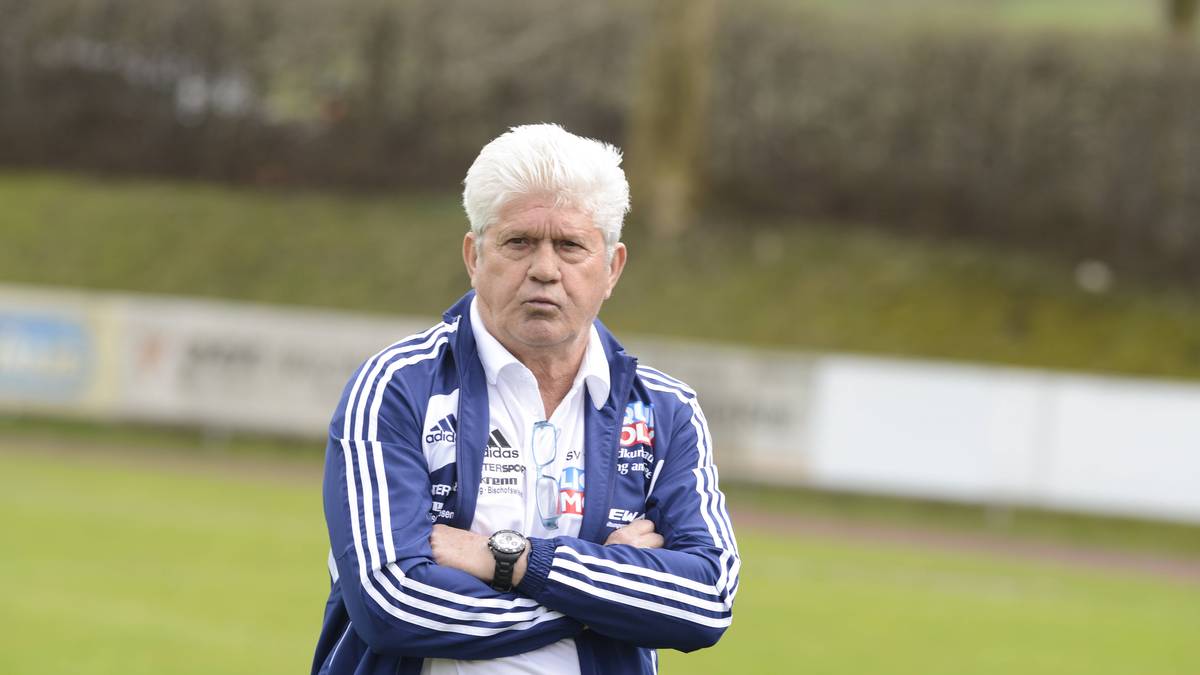 WERNER LORANT: Auch Trainer-Legende Werner Lorant erwischte es mit den Ost-Immobilien. Im Mai 2011 wurde sein Anwesen in Oberdorfen bei München zwangsgeräumt. Grund: Lorant konnte seine Hypotheken in Höhe von 550.000 Euro nicht bedienen. Es folgten diverse Auftritte im TV, darunter auch die Teilnahme bei der ProSieben Reality-Show "Die Alm"