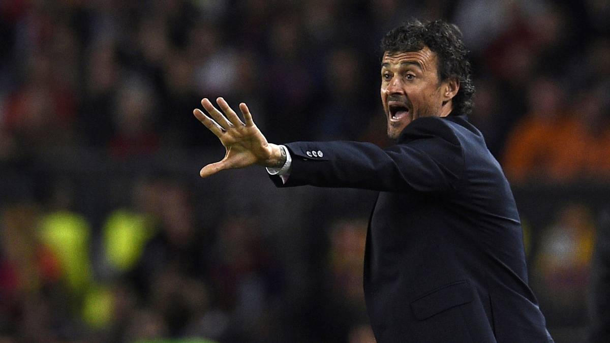 FC BARCELONA: Es ist Luis Enriques erste Saison als Trainer in der Champions League. Doch wie ein Novize stellt er sich keineswegs an. Anfang 2015 steht der Coach zwar in der Kritik, weil Messi angeblich Probleme mit ihm hat. Doch weil Luis Enrique mit seinem Team von Sieg zu Sieg eilt, sind die Gerüchte über eine vorzeitige Trennung verstummt. Mit 42 Erfolgen aus den ersten 50 Pflichtspielen hat er jüngst einen neuen Vereinsrekord aufgestellt  
