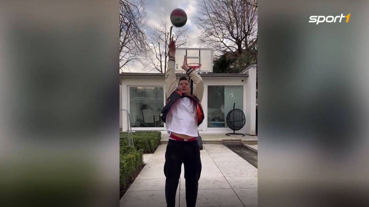 FC Bayern: Robert Lewandowski mit irrem Basketball-Wurf - echt oder Fake?