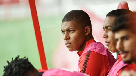 Kylian Mbappe saß bereits am 2. Spieltag 90 Minuten auf der Bank