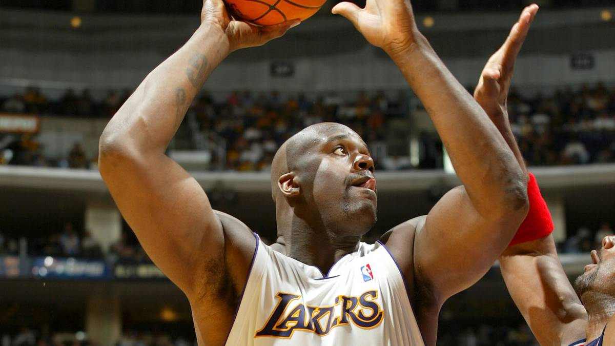 Wenig später kehrte O'Neal dann jedoch zu seiner alten Nummer zurück. Nach seinem Wechsel zu den Miami Heat prangte wieder die 32 auf seinem Rücken. Und auch mit der neuen alten Nummer durfte er sich wieder NBA-Champion nennen