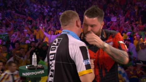 Chris Dobey zeigt eine spektakuläre Vorstellung und wirft den amtierenden Weltmeister mit einer 4:0-Packung aus dem Turnier. 