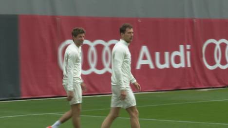 Beim vorletzten Training vorm Champions League Rückspiel gegen Real Madrid kann sich Thomas Müller eine Spitze gegen die Medien nicht verkneifen. 