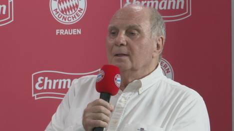 Uli Hoeneß spricht bei einem Sponsorentermin des FC Bayern. Beim Thema Transfers und Lothar Matthäus geht er verbal ziemlich aus dem Sattel.