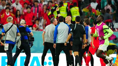 Ghana hat den ersten Sieg bei dieser WM eingefahren. Gegen Südkorea überragte vor allem Doppelpacker Mohammed Kudus. Südkoreas Trainer sorgte dagegen für einen unrühmlichen Höhepunkt.