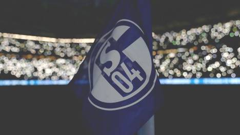 Der FC Schalke schließt einen lukrativen neuen Deal mit einem Sponsor ab und kassiert dafür offenbar kräftig ab. 