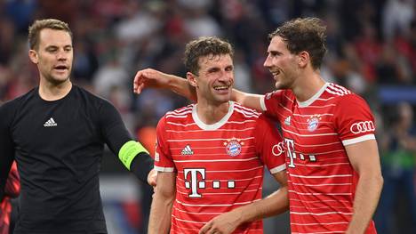 Manuel Neuer und Leon Goretzka mussten bei der Nationalmannschaft wegen einer Corona-Infektion frühzeitig abreisen. Jetzt steigen sie wieder beim FC Bayern ins Training ein.