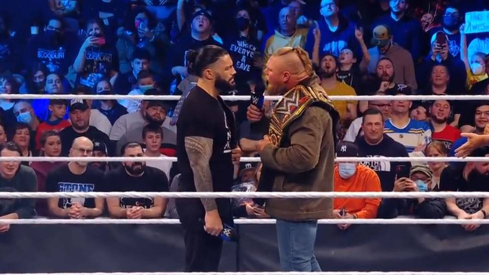 Bei WWE Friday Night SmackDown begegnen sich die Erzrivalen Brock Lesnar und Roman Reigns erstmals als Champions. Reigns ist dabei derjenige, der mit (unfreiwilliger?) Hilfe von Paul Heyman punktet.