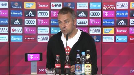 Hansi Flick äußert sich auf der Pressekonferenz vor dem DFB-Pokal-Halbfinale gegen Eintracht Frankfurt über mögliche Transfers für die neue Saison. Der Bayern-Coach wünscht sich Neuzugänge auf den Außenbahnen.