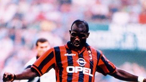 George Weah ist der Held eines ganzen Kontinents. Als erster und bisher einziger afrikanischer Spieler wurde er Weltfußballer und gewann den Ballon d'Or. Heute ist er der Präsident seines Heimatlandes Liberia.