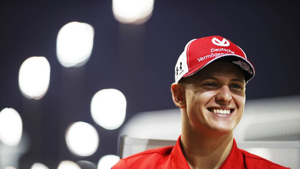 Formel-1-Neuzugang Mick Schumacher hat keine Angst vor den künftigen Duellen mit den Weltmeistern wie Lewis Hamilton, Sebastian Vettel oder Fernando Alonso. 