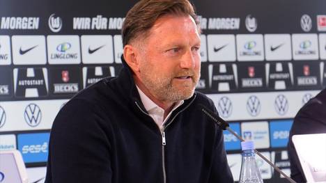 Ralph Hasenhüttl soll den VfL Wolfsburg wieder flott machen - aber erst einmal steht der Klassenerhalt für den neuen Trainer im Vordergrund.