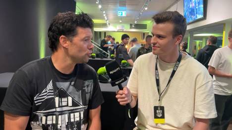 Im Rahmen der DAZN Infinity League spricht Fußballlegende Michael Ballack über das bevorstehende Karriereende von Toni Kroos.