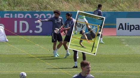 Emre Can steht bisher nur bei zwei Kurzeinsätzen bei der EM. Im Training gibt er vor den Augen von Joachim Löw jetzt richtig Gas.