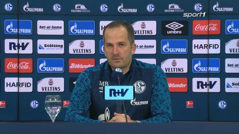 Der Schalker-Cheftrainer Manuel Baum äußert sich in der PK vor dem Spiel gegen Leverkusen zu einem möglichen Einsatz von Michael Langer.
